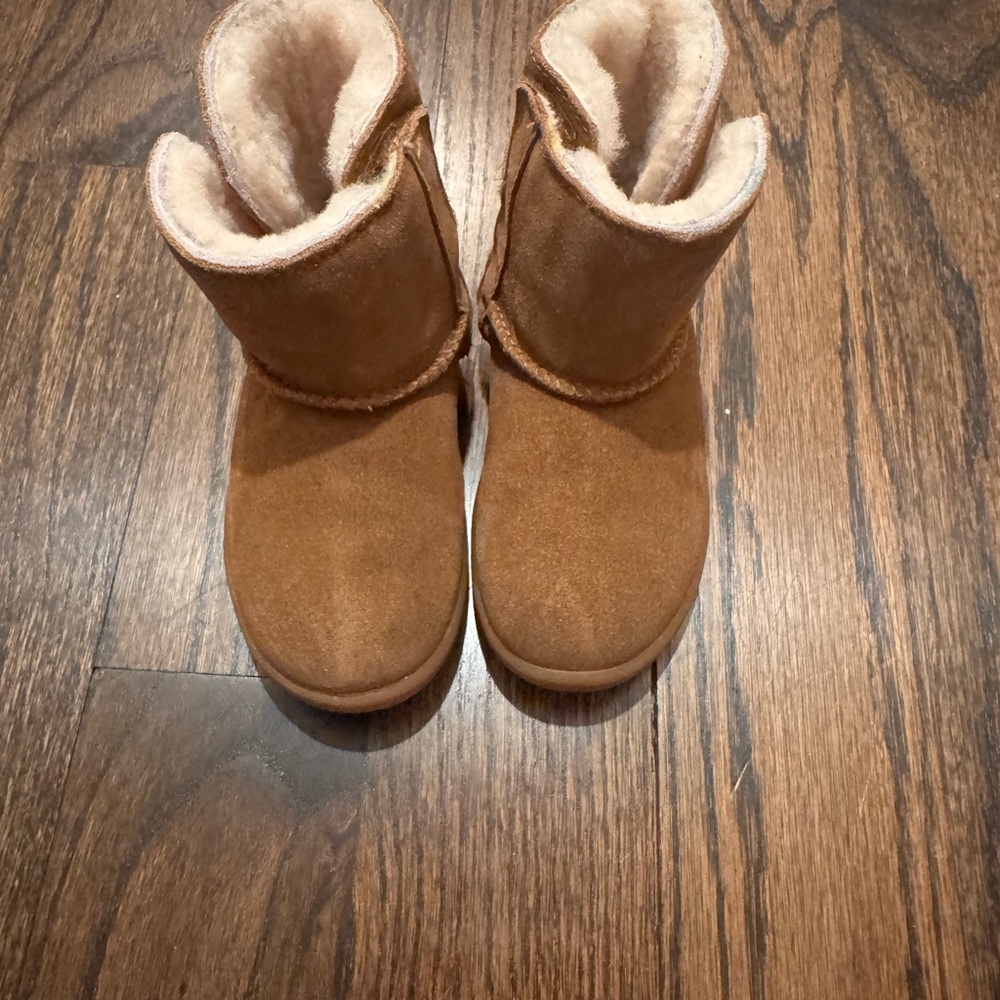 Ugg Boots size 9 Toddler